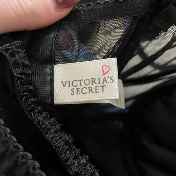 Victoria’s Secret lace trim Bustier & garder strap - Picture 7 of 7